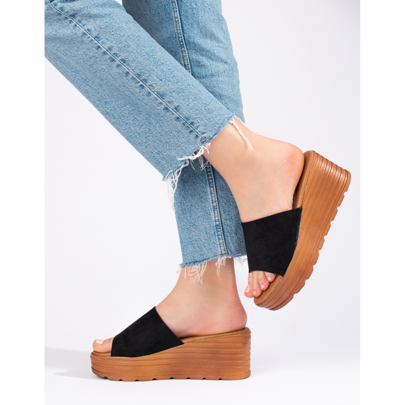 Dámské černé semišové pantofle na klínku Shelovet černá 1