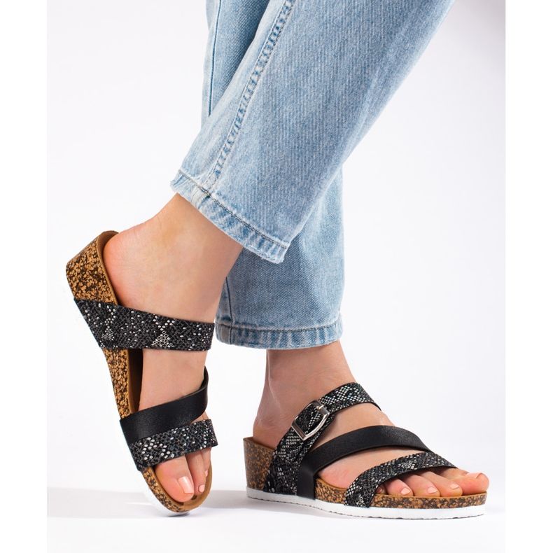 W. Potocki Dámské pantofle na nízkém klínku černé Potocki černá 1 W. Potocki Dámské pantofle na nízkém klínku černé Potocki černá 1