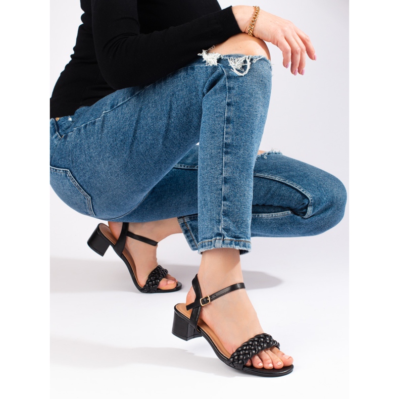 Černé sandály na nízkém podpatku značky Shelovet černá 1