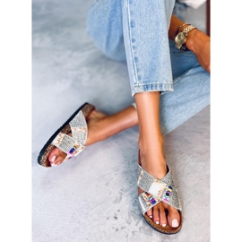 BM Korkové sklíčka Rezai Bílé korálky bílý 2