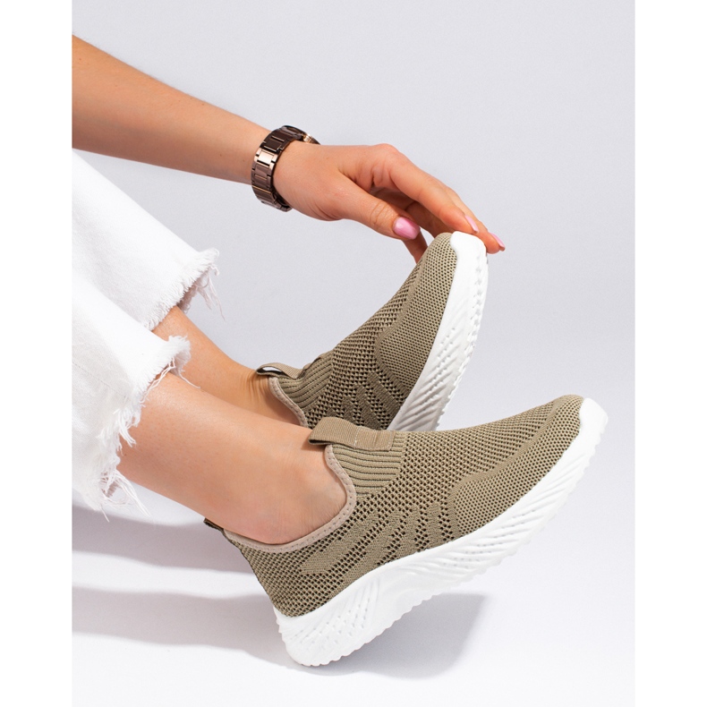 Dámská prolamovaná sportovní obuv Shelovet zelená 1 Dámská prolamovaná sportovní obuv Shelovet zelená 1