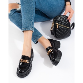 Černé lakované boty na platformě Shelovet černý 2