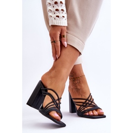 Sandály na vysokém podpatku s popruhy černá Beckie 2