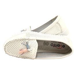 Módní prolamované mokasíny s třásněmi Evento 23PB08-5372 bílé bílý 6 Módní prolamované mokasíny s třásněmi Evento 23PB08-5372 bílé bílý 6