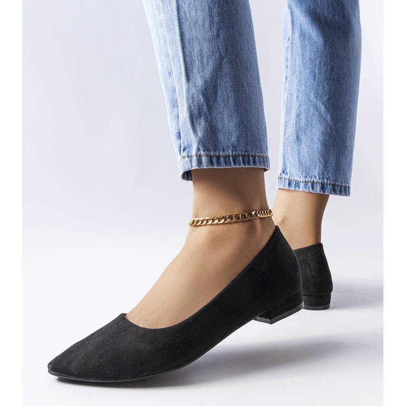 Černé balerínky na nízkém podpatku od Bérubé černá 1