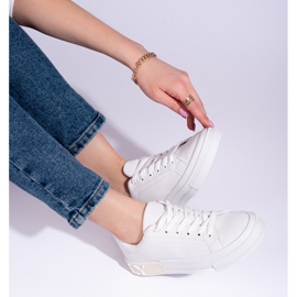 Klasické bílé sportovní boty Shelovet bílý 2