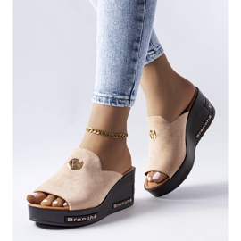 Vinceza Béžové sandály na klínku od Vinceze béžový 1