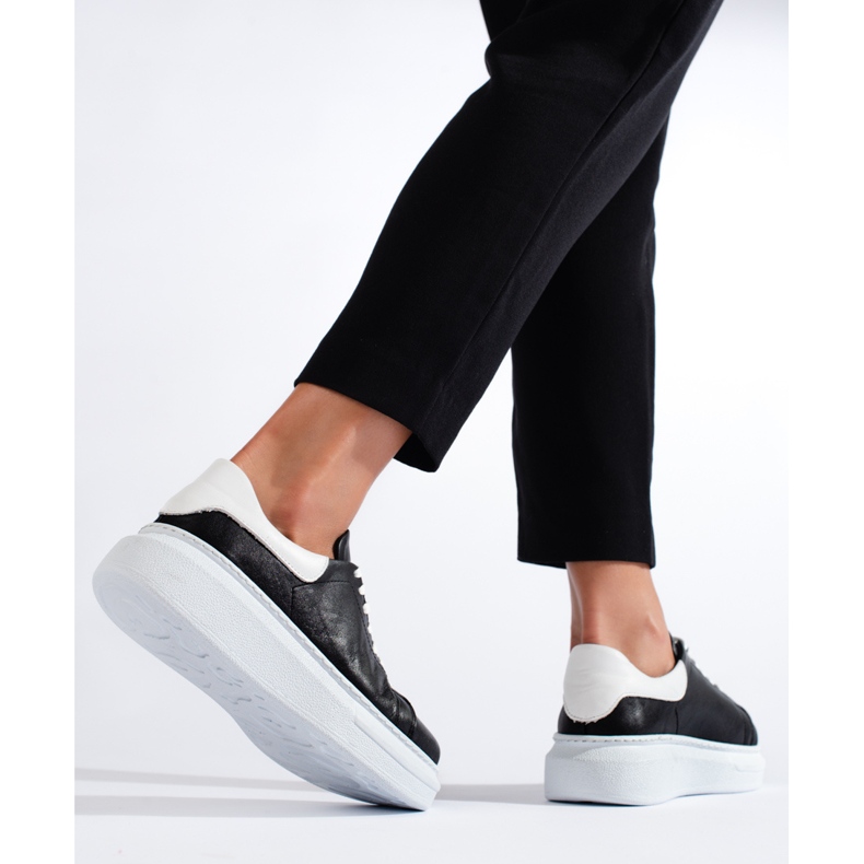 Černé klasické dámské sportovní boty značky T.Sokolski černá 1