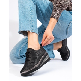 Černé kožené boty na klínku značky T.Sokolski černá 1