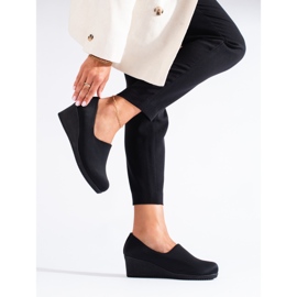 Černé látkové boty na klínku od T.Sokolski černá 1