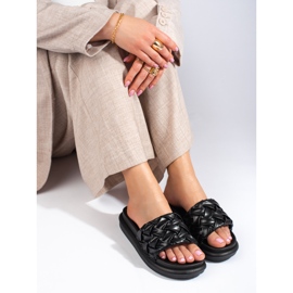 Černé pantofle na silné platformě Shelovet černý 1