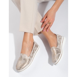 Kožené zlaté prolamované boty Shelovet zlatý 1