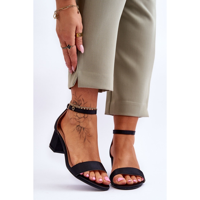 PG1 Saténové sandály na nízkém podpatku Black Juliet černá 1