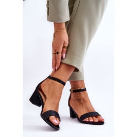 PG1 Saténové sandály na nízkém podpatku Black Juliet černá 2