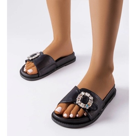 Černé sklíčka zdobené kamínky Griegsvei černá 1