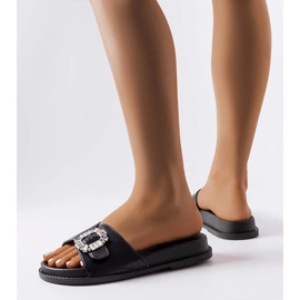 Černé sklíčka zdobené kamínky Griegsvei černá 2