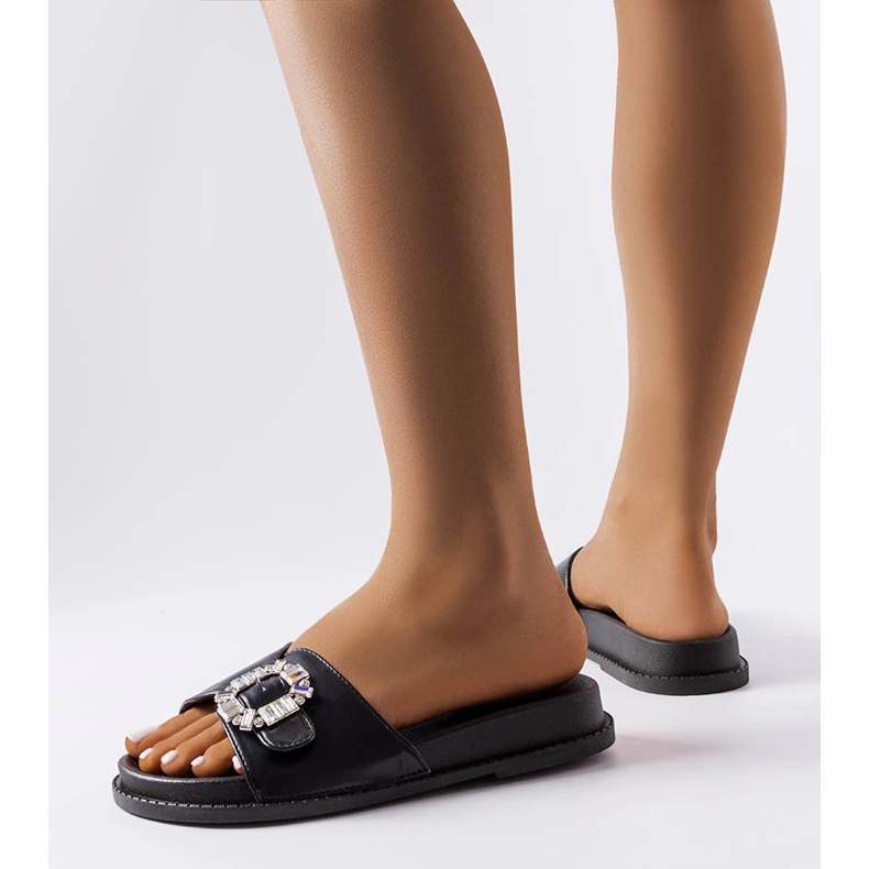 Černé sklíčka zdobené kamínky Griegsvei černá 2