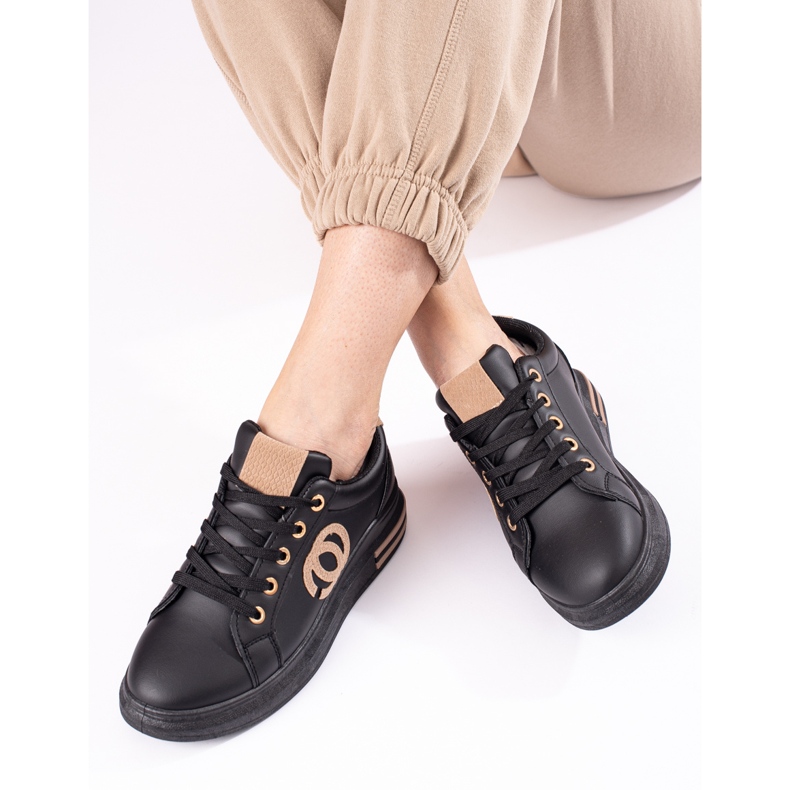 Černé dámské sportovní boty Shelovet černá 1