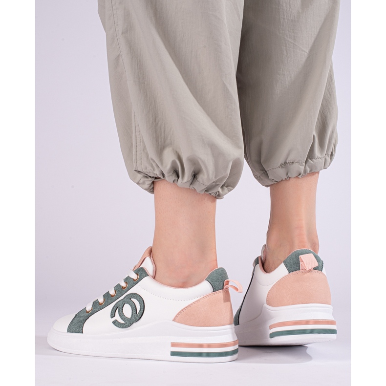 Bílé dámské sportovní boty Shelovet bílý 1