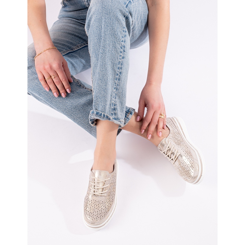 Dámské kožené prolamované boty na zlaté platformě Shelovet zlatý 1