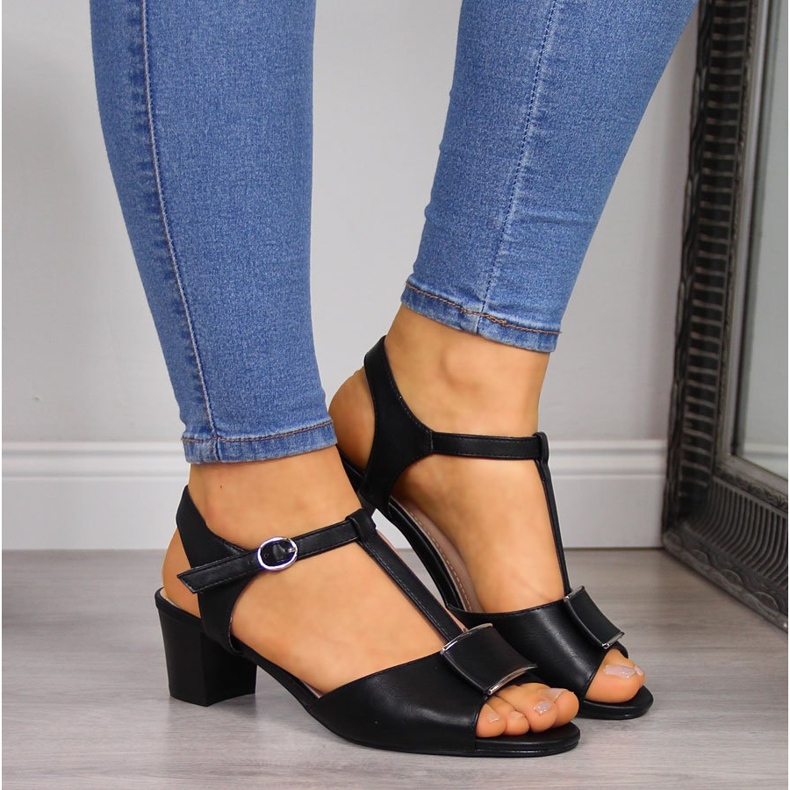 Dámské černé sandály na sloupku Sergio Leone SK806-01P černá 2