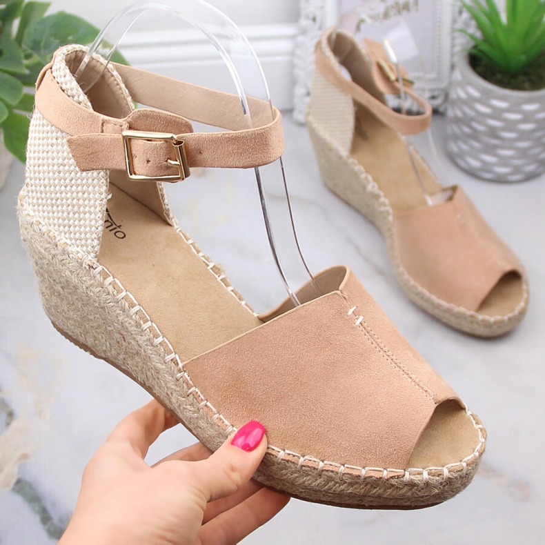 Dámské espadrilky eVento 4576 sandály na klínku béžový 1 Dámské espadrilky eVento 4576 sandály na klínku béžový 1