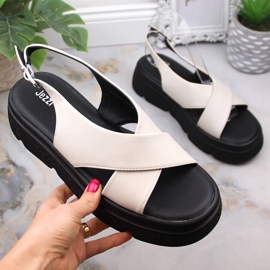 Dámské béžové sandály na platformě Jezzi 5473 béžový 1 Dámské béžové sandály na platformě Jezzi 5473 béžový 1