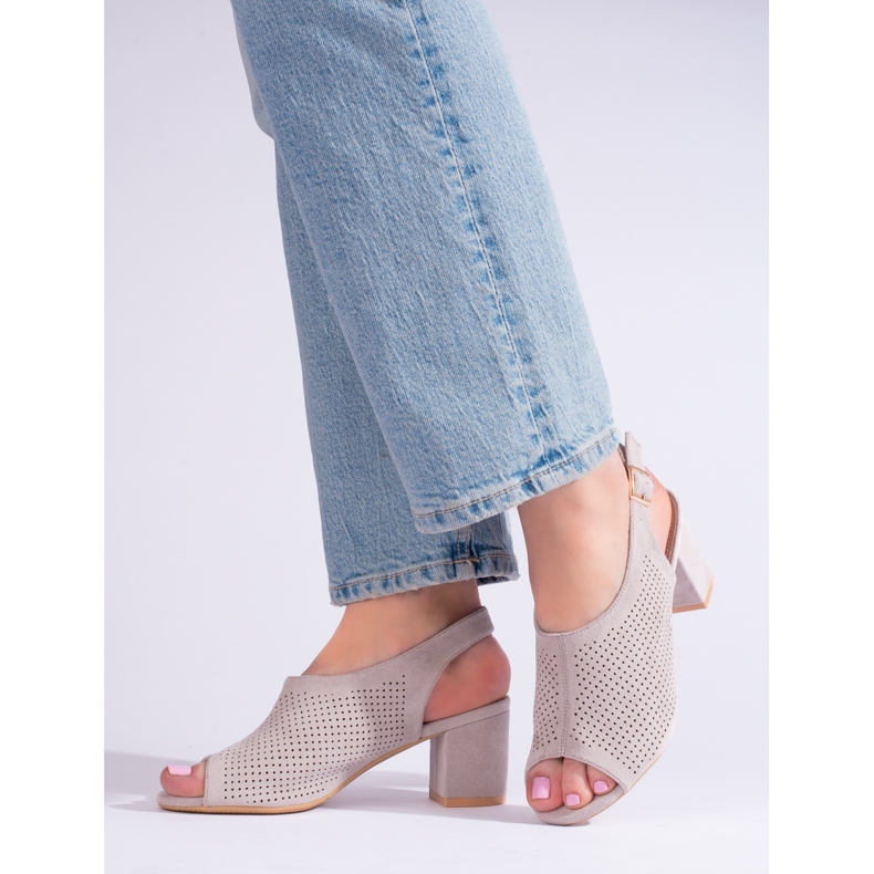 W. Potocki Shelovet šedé prolamované sandály na vysokém podpatku šedá 1 W. Potocki Shelovet šedé prolamované sandály na vysokém podpatku šedá 1