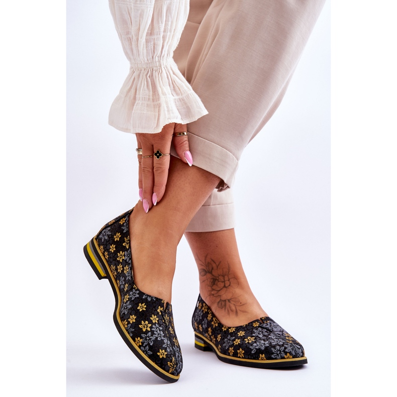 Kožené boty Maciejka Yellow Flowers 05035-38 Black černá 2