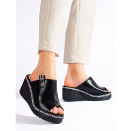 Dámské černé pantofle Shelovet na klínku černá 2