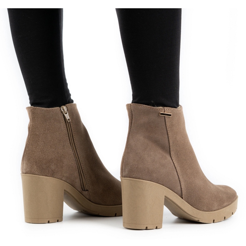 Olivier Dámské semišové zateplené kozačky Riva v tmavě béžové barvě béžový 2 Olivier Dámské semišové zateplené kozačky Riva v tmavě béžové barvě béžový 2