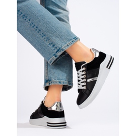 Černé tenisky se silnou podrážkou od Shelovet černá 2 Černé tenisky se silnou podrážkou od Shelovet černá 2