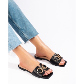 Elegantní černé sandály s přezkou Shelovet černá 1