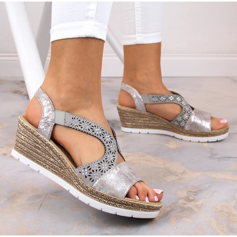 Pohodlné dámské nazouvací sandály s elastickým střihem Rieker 61916-91 vícebarevný 2