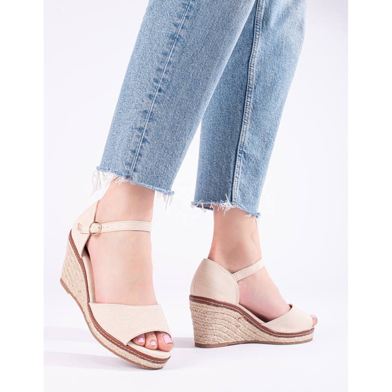 Černé pohodlné sandály na klínku s espadrilkami od Shelovet černá 1