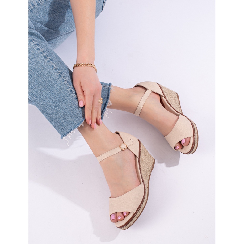 Černé pohodlné sandály na klínku s espadrilkami od Shelovet černá 2