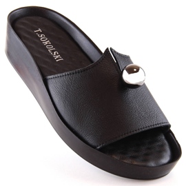 Dámské černé kožené pantofle T.Sokolski L22-312 černá 1