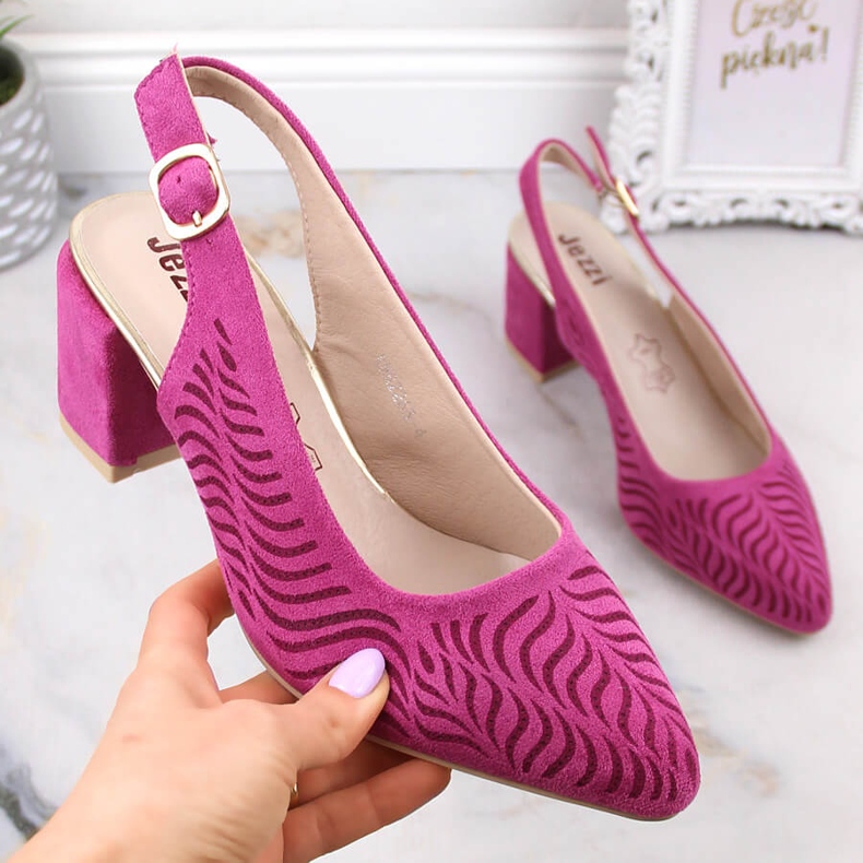 Dámské fuchsiové semišové sandály na podpatku Jezzi RMR2263-4 růžový 1 Dámské fuchsiové semišové sandály na podpatku Jezzi RMR2263-4 růžový 1