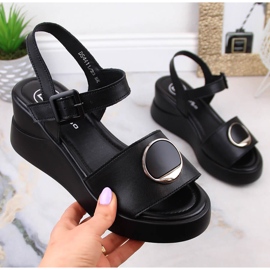 Dámské černé kožené sandály na klínku Filippo DS4411 černá 1