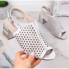 Dámské prolamované sandály na stříbrném podpatku Jezzi MR1954A-14 stříbrný 1