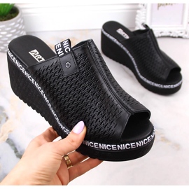 Dámské kožené prolamované sandály na klínku černé Artiker 50C0523 černá 1