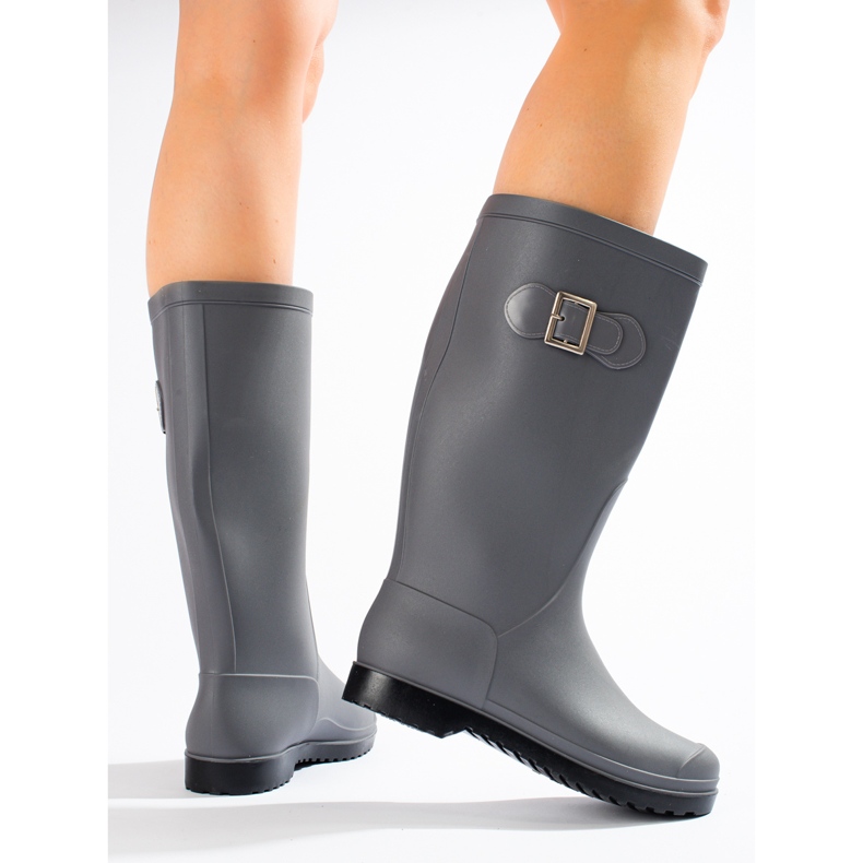 Matt Galoshes se sponou šedá 1