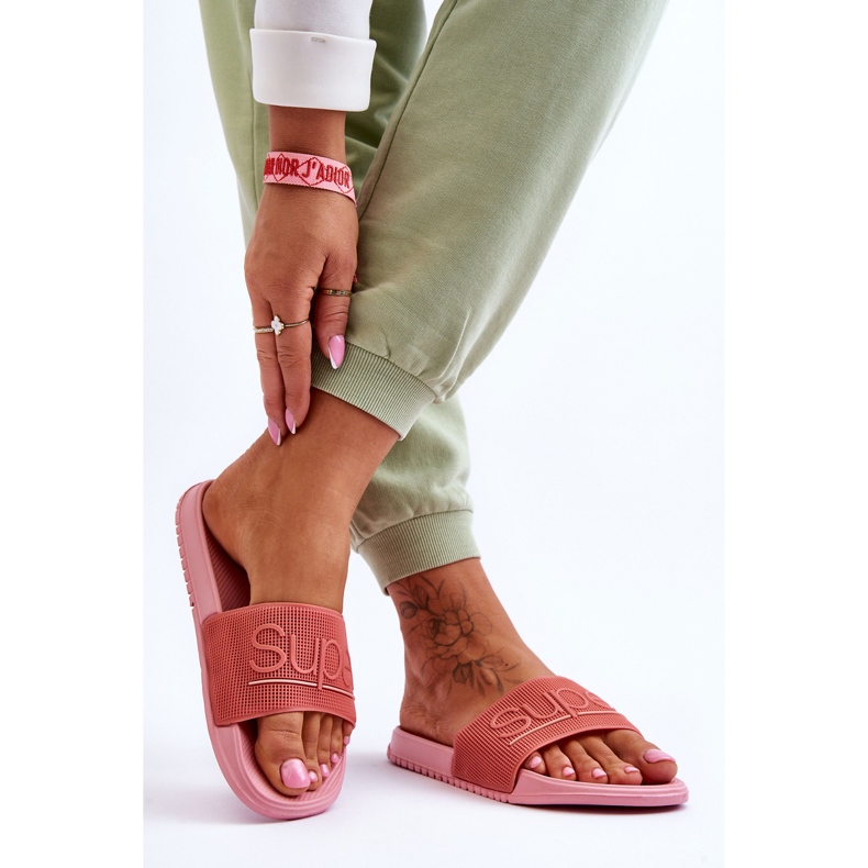 Lehké dámské pantofle s růžovým veselým nápisem 2