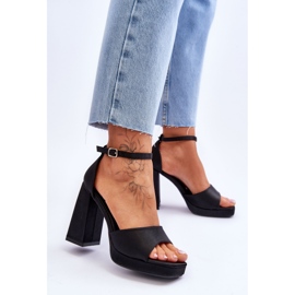 Saténové Sandály Na Masivních Podpatcích Black Eternity černá 2