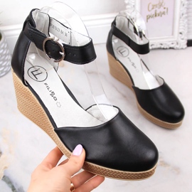 Dámské černé kožené sandály na klínku Filippo DS3519 černá 1 Dámské černé kožené sandály na klínku Filippo DS3519 černá 1