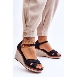 Dámské sandály na klínu Black Veenus černá 2