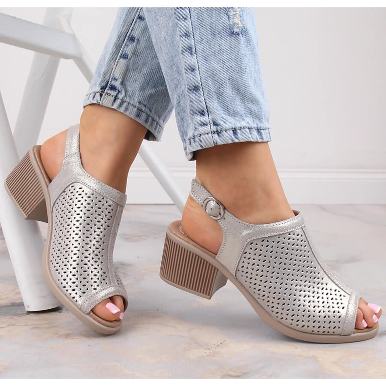 Béžové/zlaté prolamované kožené sandály Filippo DS4475 zlatý 2