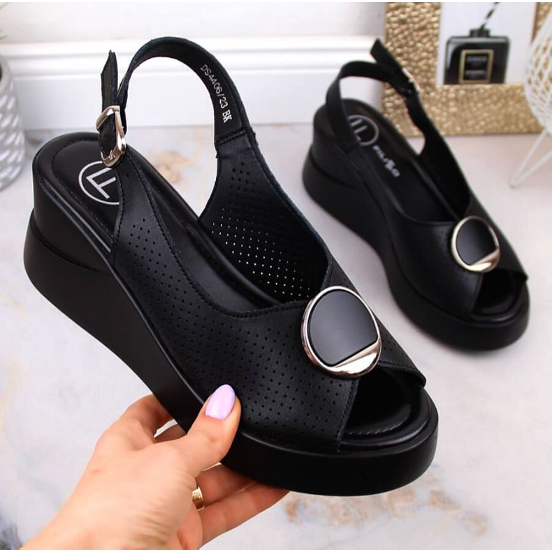 Kožené sandály na klínku Filippo W DS4406 černé černá 1