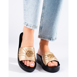 W. Potocki Dámské zlaté pantofle na klínku od Potocki zlatý 1 W. Potocki Dámské zlaté pantofle na klínku od Potocki zlatý 1