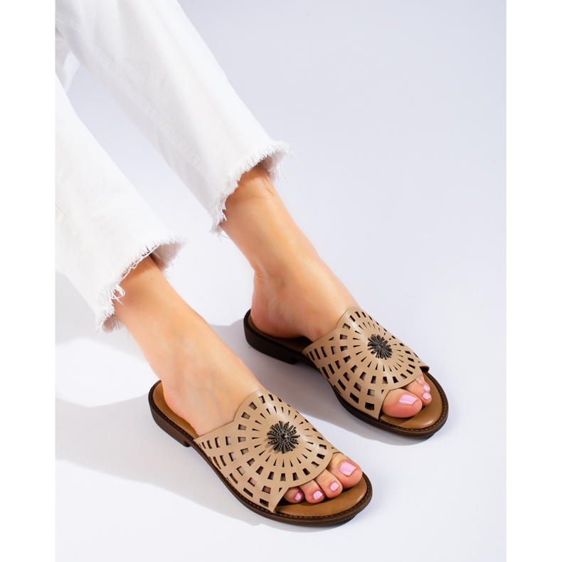 W. Potocki Dámské prolamované tmavě béžové pantofle značky Potocki béžový 1